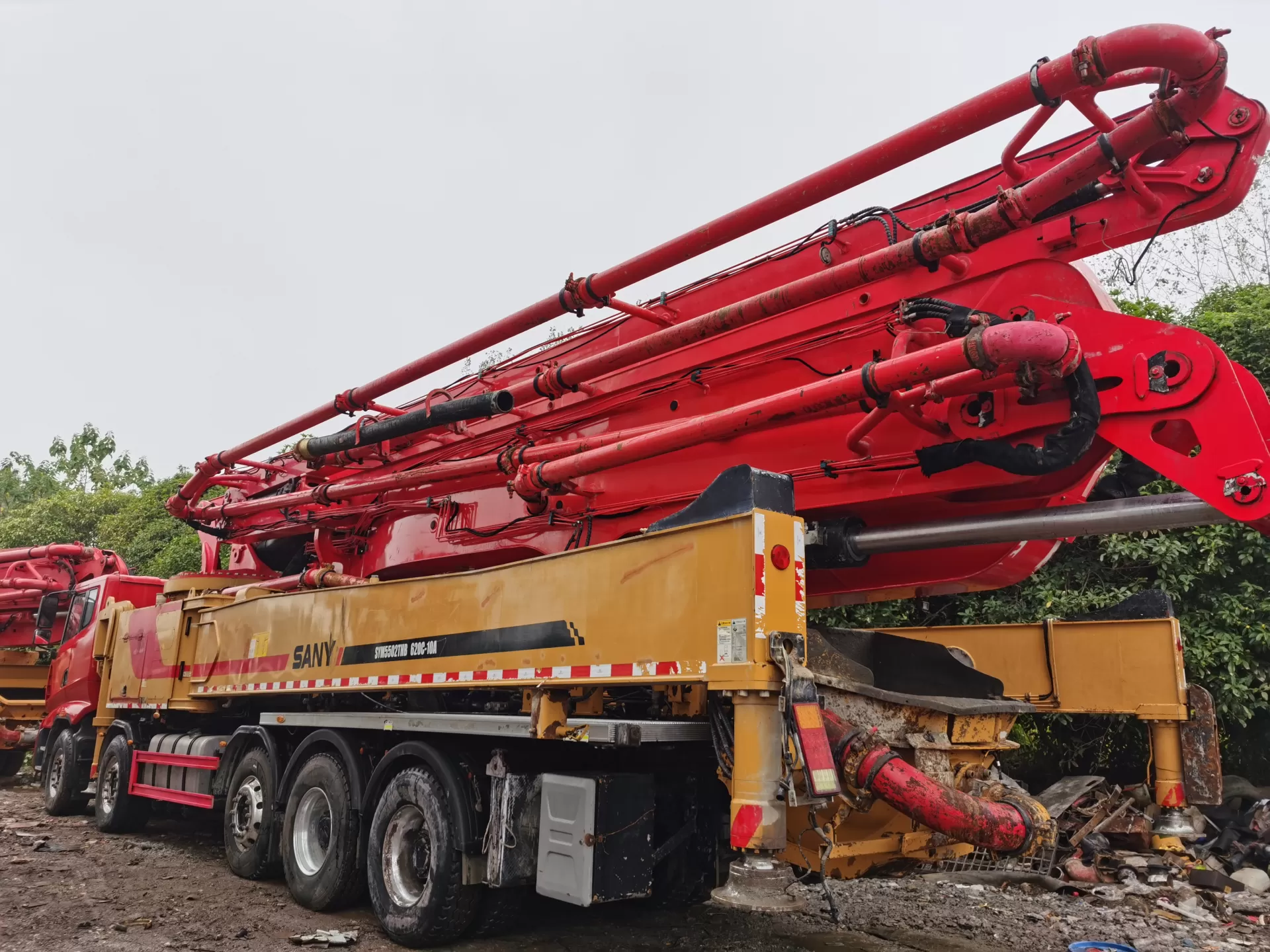 2021 sany boom pump 62 m pompa per calcestruzzo montata su camion su telaio sany