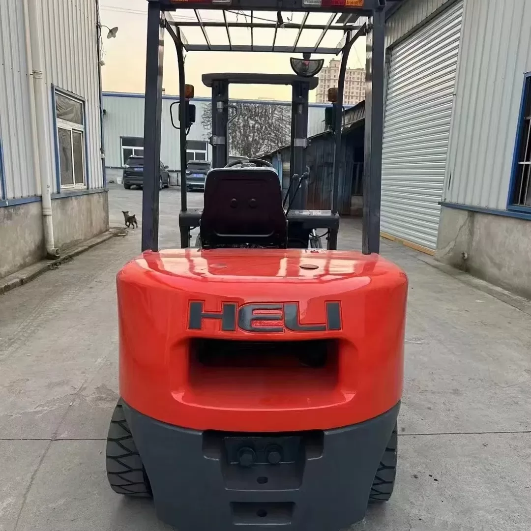 carrello elevatore mini diesel heli 3ton usato