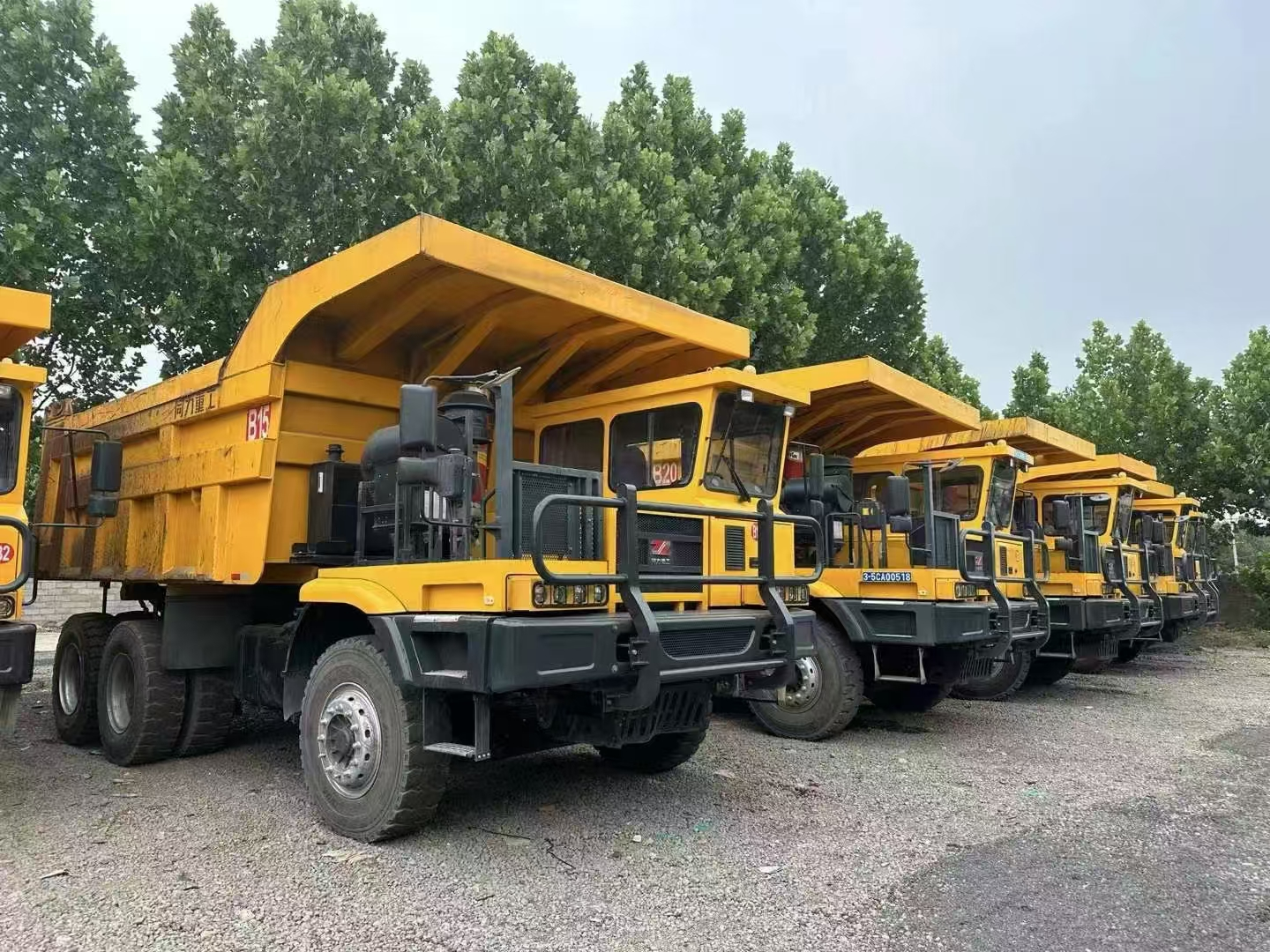 autocarro con cassone ribaltabile minerario