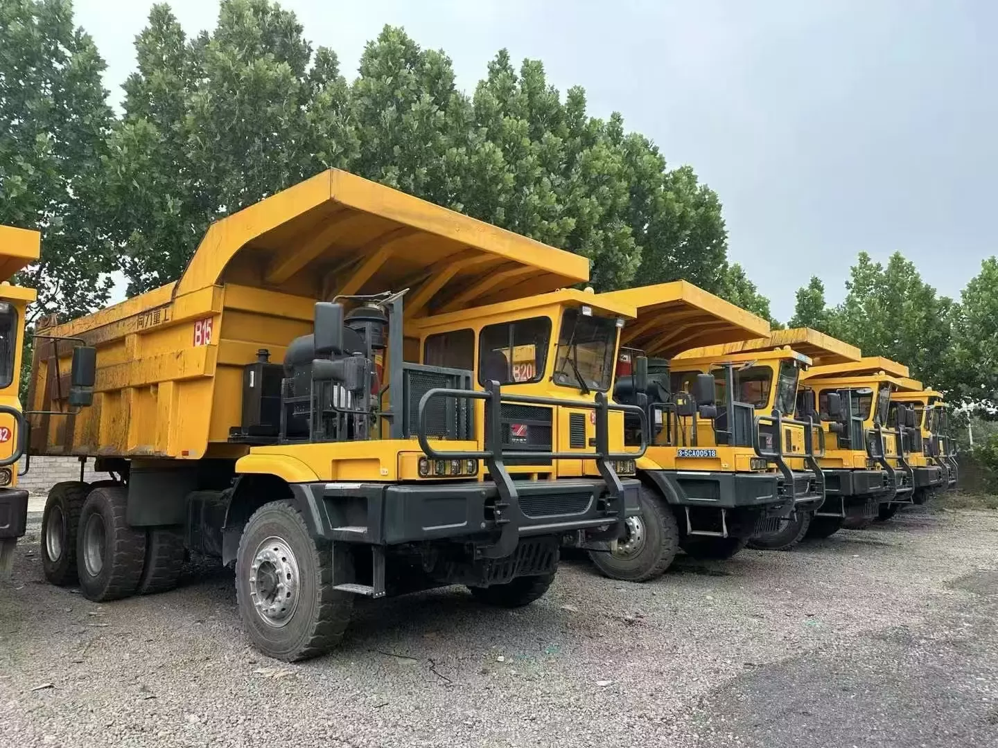 autocarro con cassone ribaltabile da miniera fuoristrada tonly per carichi pesanti tl885a 70ton parti per camion da miniera